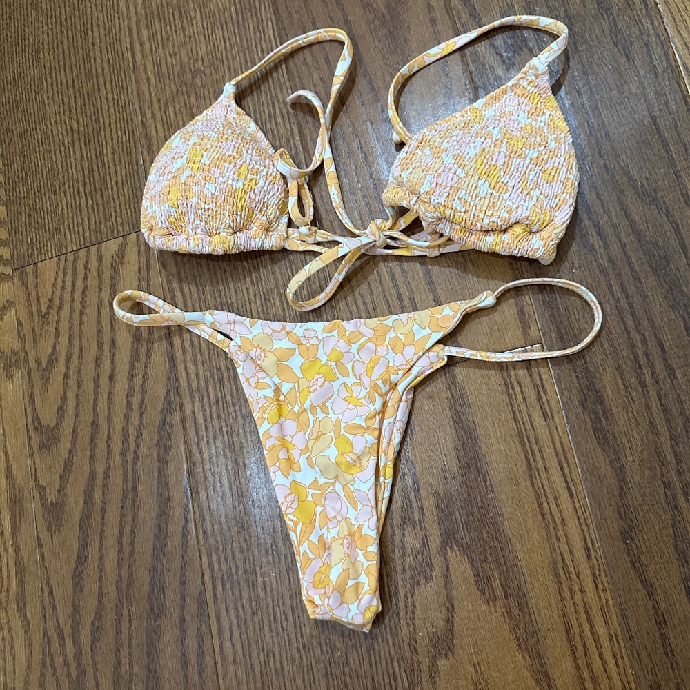 ! Volcom Summer Tropical Coco Tri Melon Cheeky Swim Suit Bikini Women Size XS
